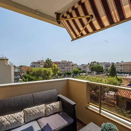 Superb Renovated - Terrace - 2 Min Away *