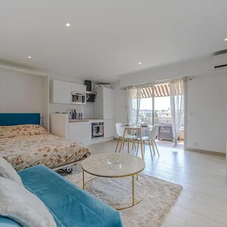 Superb Renovated - Terrace - 2 Min Away Apartamento Saint-Laurent-du-Var