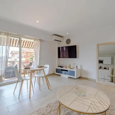Superb Renovated - Terrace - 2 Min Away